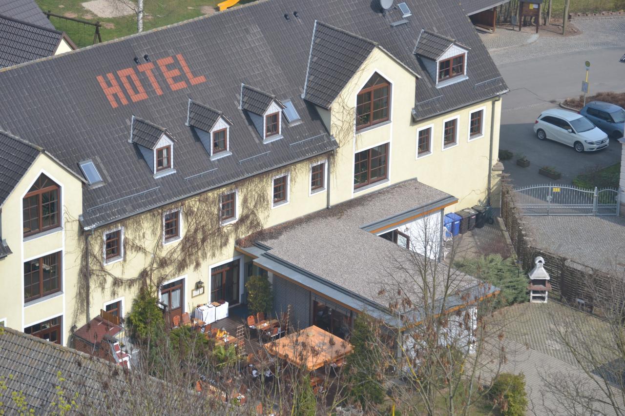 Elegant-Hotel "Zur Burg" Posterstein Exterior photo